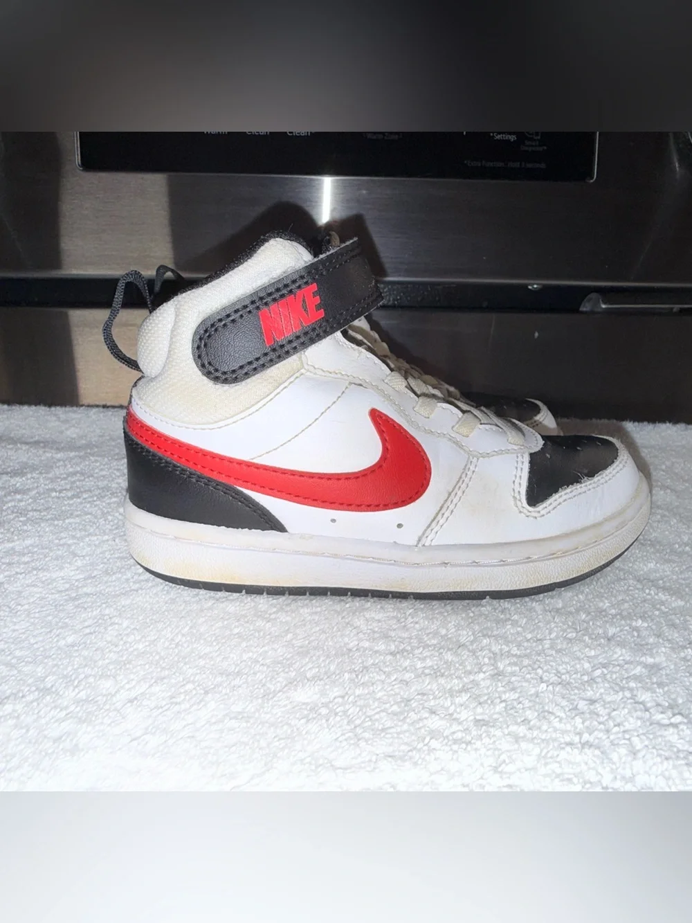 Nike Court Borough Mid 2 White Red Black Kids High-Top Sneaker Size 11C